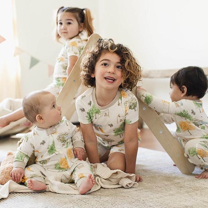 Burt's Bees Baby Girls' Pajamas, 2-Piece Long Sleeve Tee and Pants Organic Cotton PJ Set