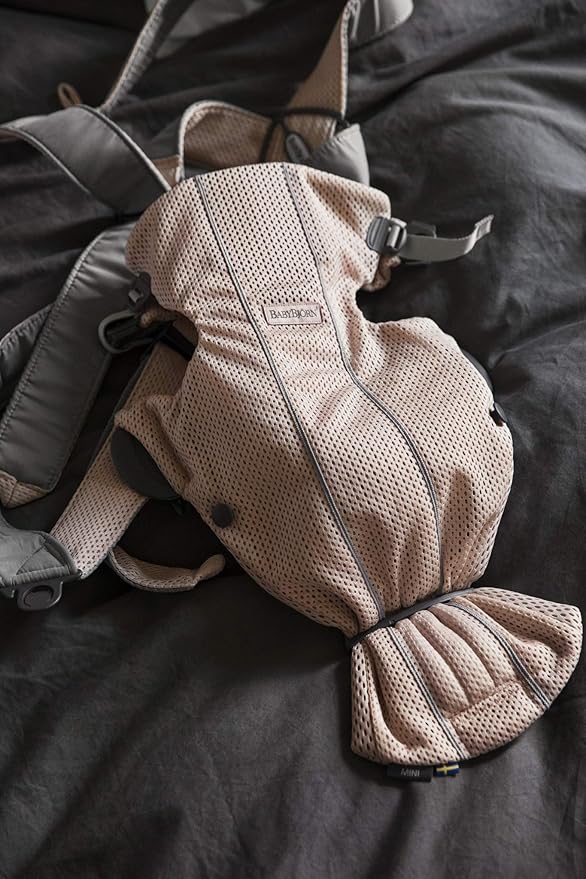 BabyBjörn Baby Carrier Mini, 3D Mesh, Pearly Pink Newborn Carrier (7-25 lbs), Ergonomic, Easy-to-Use
