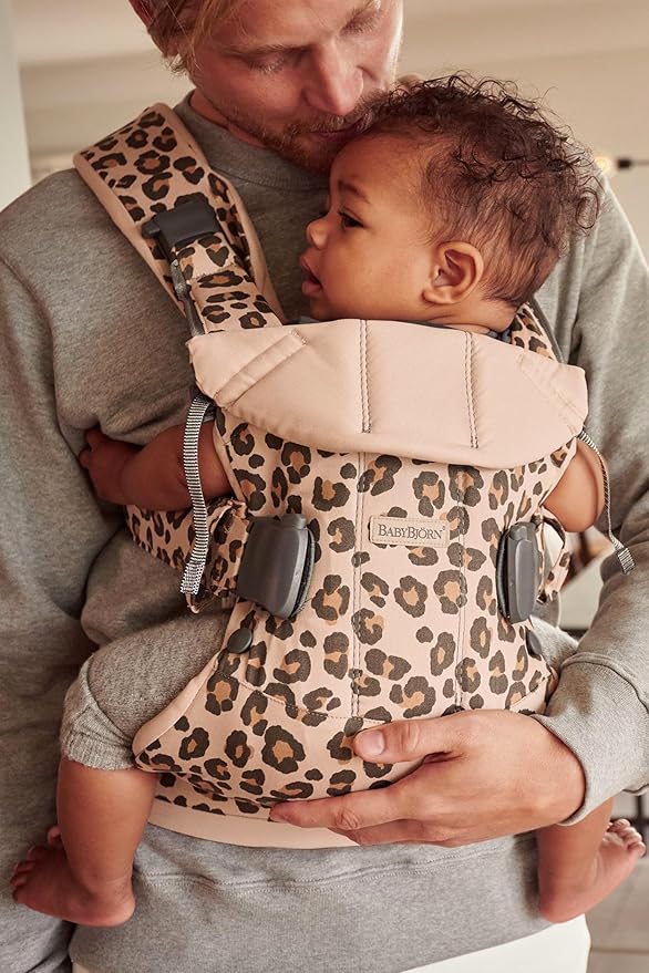 BabyBjörn Baby Carrier One, Cotton, Beige/Leopard